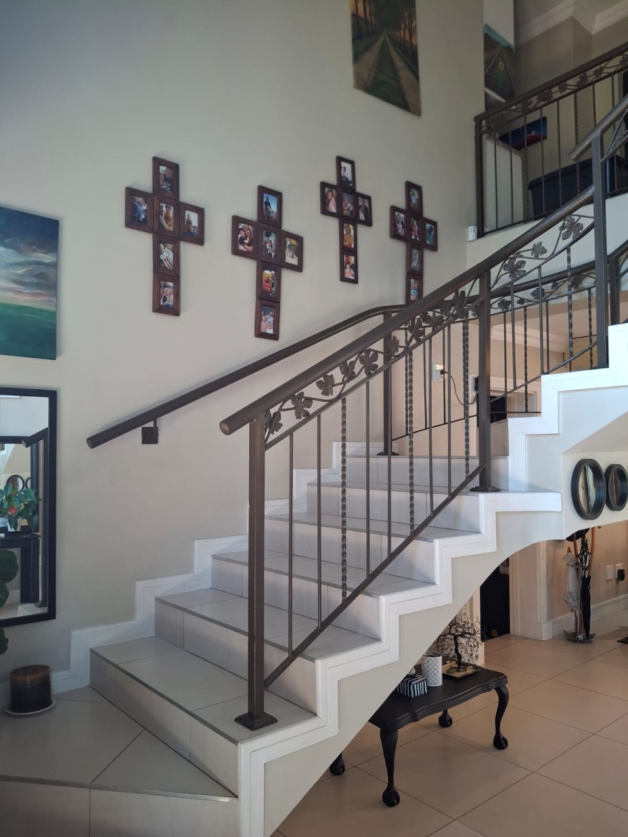 4 Bedroom Property for Sale in WestLake Country Safari Estate North West